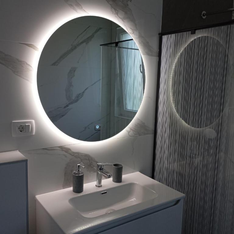 Villa Mirna - Two-Bedroom House - 31