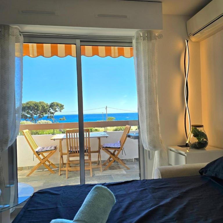 Holiday Dreams - Terrasse avec BBQ et magnifique vue mer, à 5min de la mer et commerce - BY AURAconciergerie - Studio mit Meerblick - 12