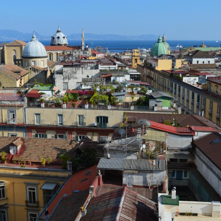 Nel Cuore di Parthenope - Camera Matrimoniale Deluxe con Balcone e Vista Mare - 4