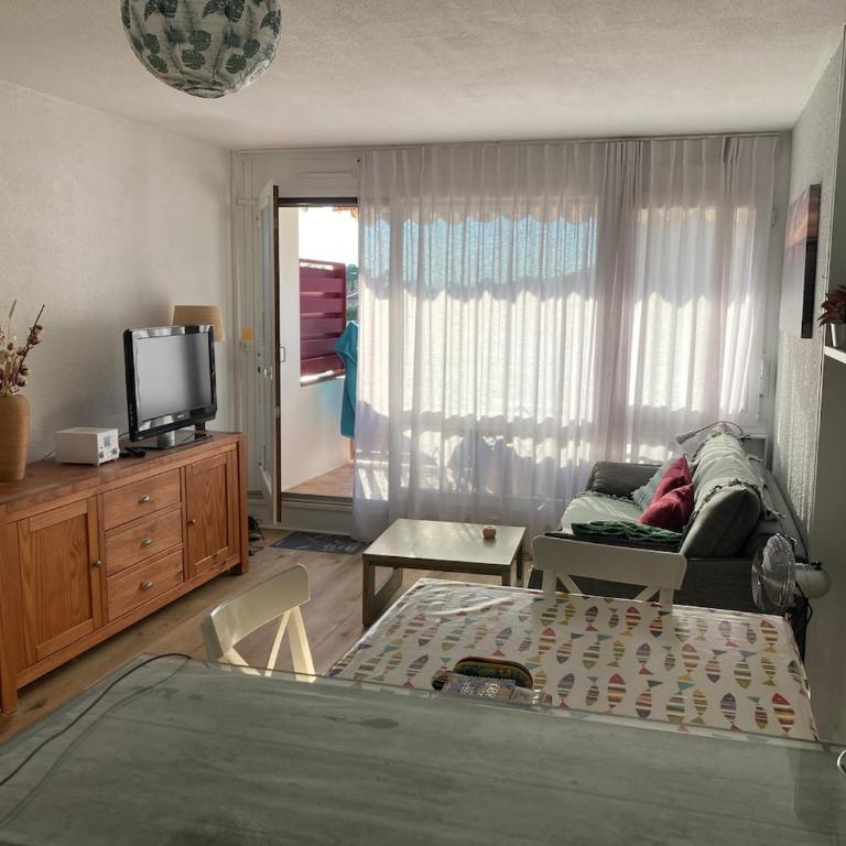 Grand studio calme vue sur port - One-Bedroom Apartment - 4