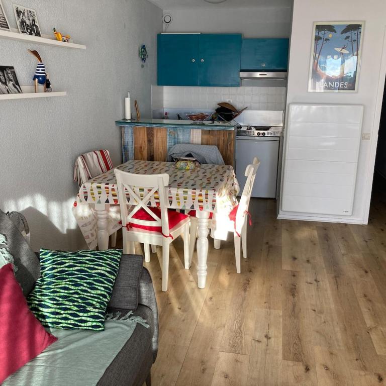 Grand studio calme vue sur port - One-Bedroom Apartment - 9