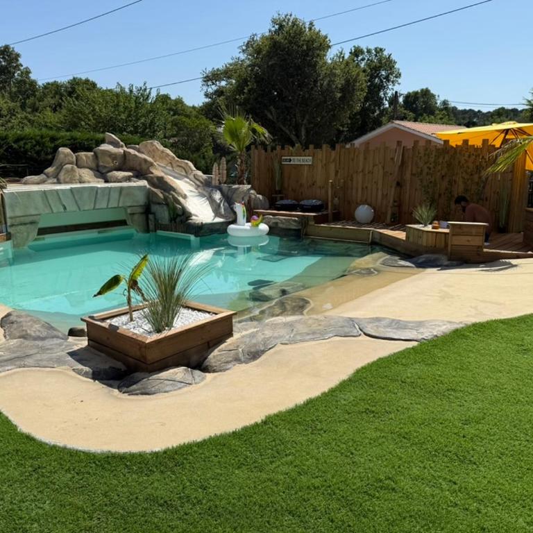Maison du Lac avec Lagon, Spa de Nage, Jacuzzi - Villa - 1