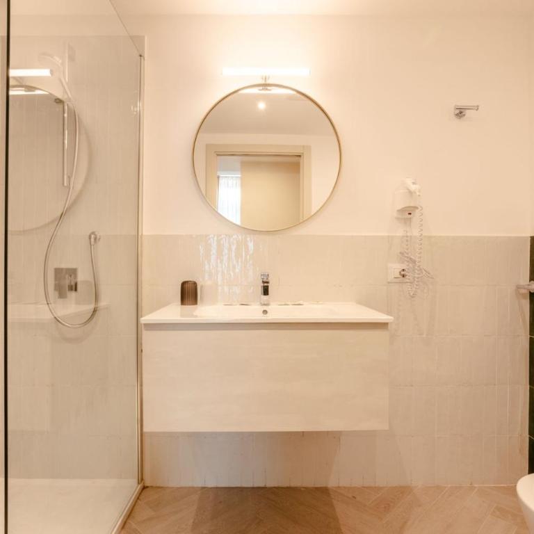 Garzia Rooms - Dimora Storica - Queen Room with Balcony and Street View - 3