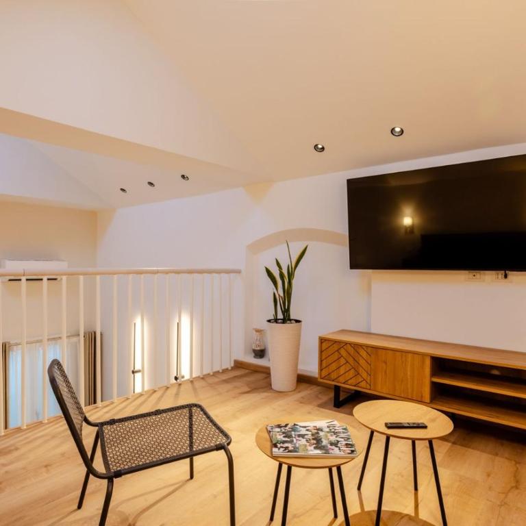 Garzia Rooms - Dimora Storica - Attic Room - Split Level - 6