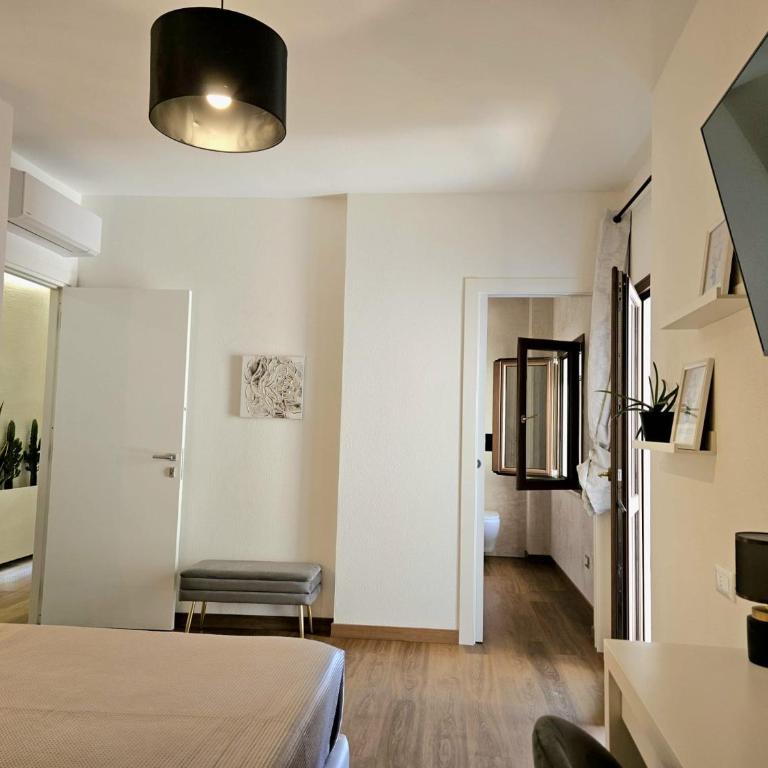 N'Est - Camere di design in centro storico a Orosei - Deluxe Doppelzimmer mit Balkon - 8