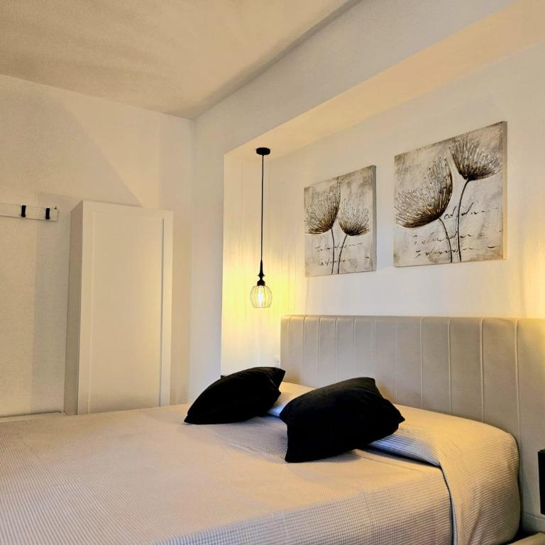 N'Est - Camere di design in centro storico a Orosei - Deluxe Doppelzimmer mit Balkon - 11
