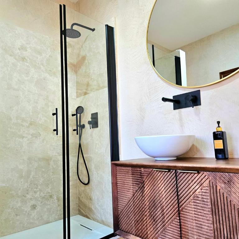 N'Est - Camere di design in centro storico a Orosei - Deluxe Doppelzimmer mit Balkon - 24