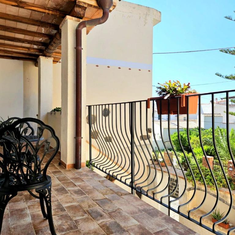 N'Est - Camere di design in centro storico a Orosei - Deluxe Doppelzimmer mit Balkon - 18