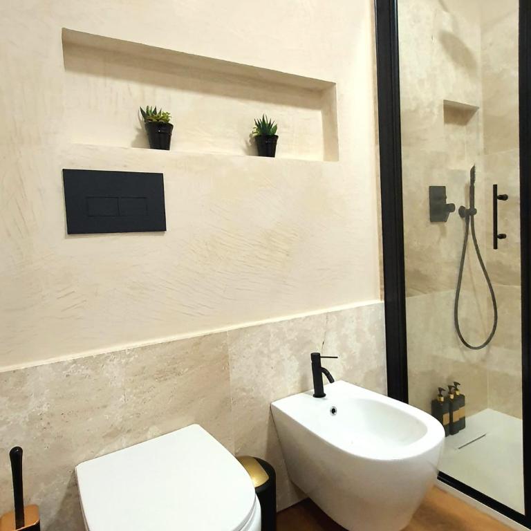 N'Est - Camere di design in centro storico a Orosei - Deluxe Doppelzimmer - 5