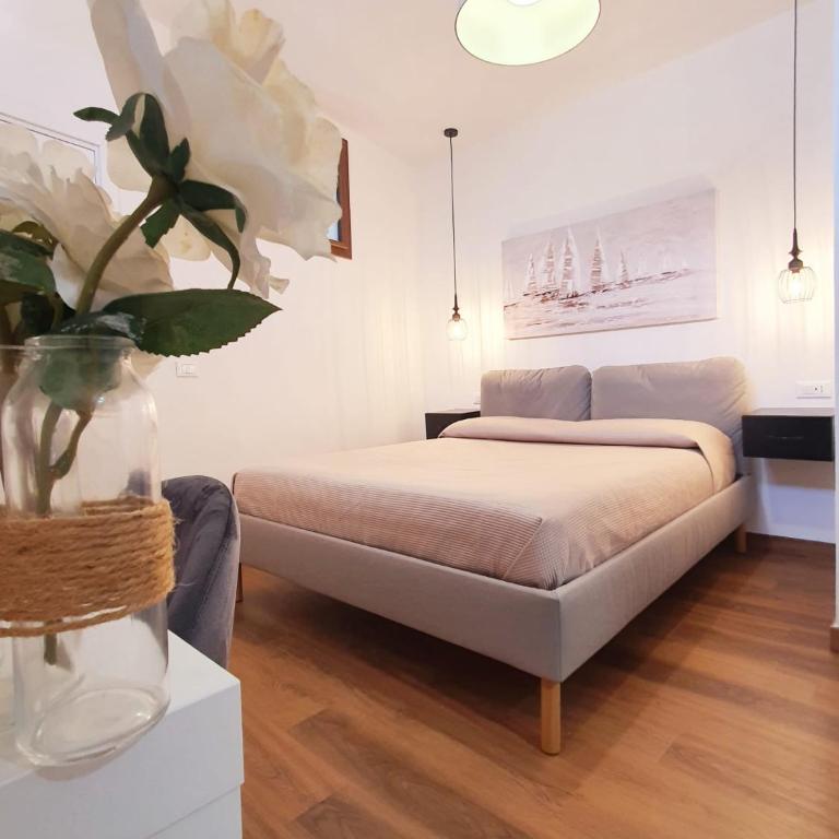 N'Est - Camere di design in centro storico a Orosei - Doppelzimmer mit eigenem Bad - 2