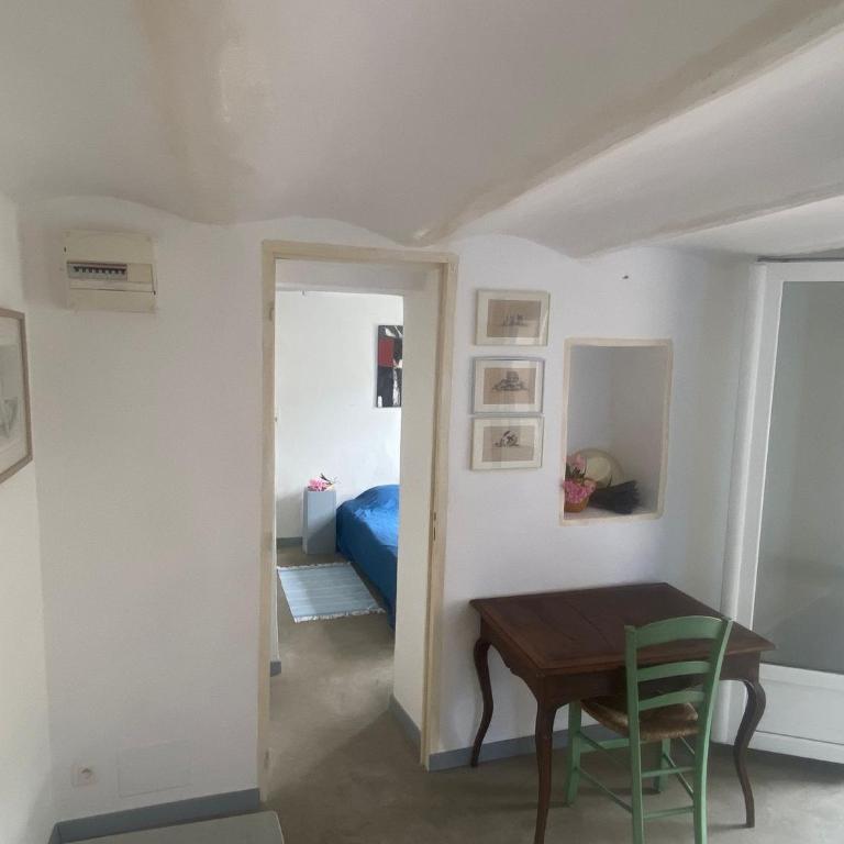 La porte bleue - One-Bedroom Apartment - 15