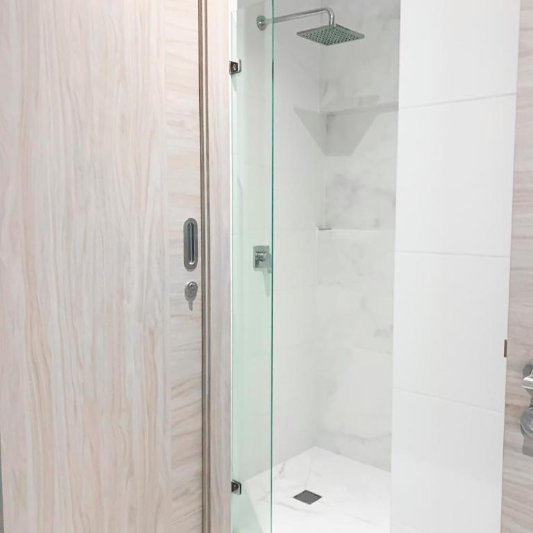 NEW! Suite,Piscina de lujo, GYM, WiFi, Tv en Guayaquil zona ejecutiva - Suite with Mountain View - 10
