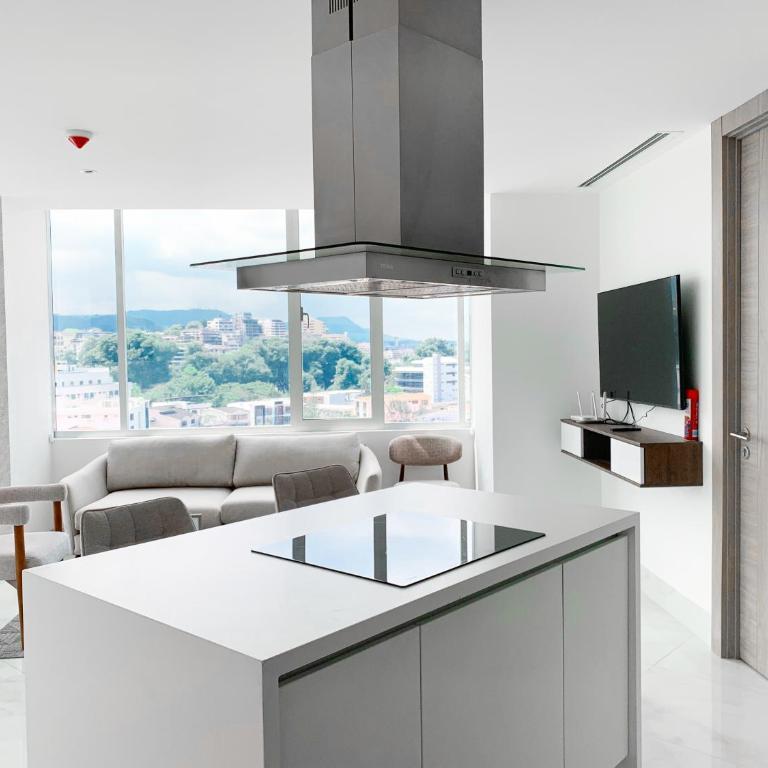 NEW! Suite,Piscina de lujo, GYM, WiFi, Tv en Guayaquil zona ejecutiva - Suite with Mountain View - 20