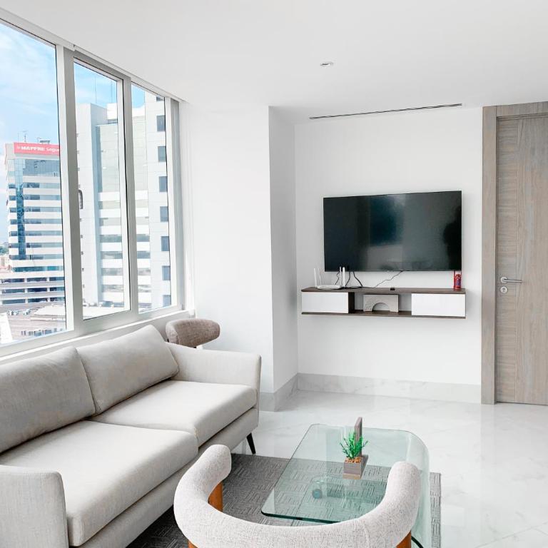 NEW! Suite,Piscina de lujo, GYM, WiFi, Tv en Guayaquil zona ejecutiva - Suite with Mountain View - 23