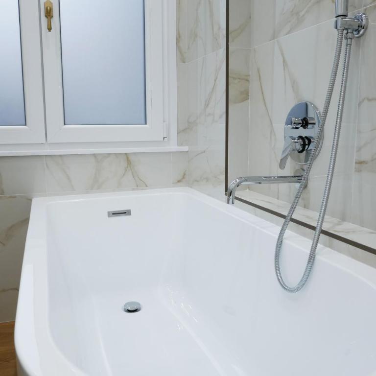 Barocci Home - Camera Matrimoniale con Bagno Privato - 28