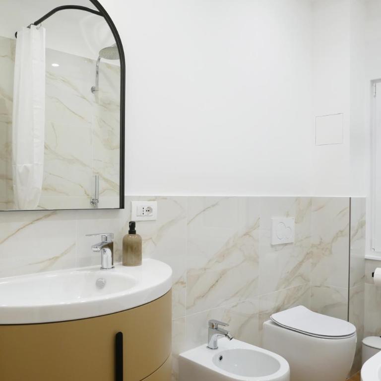 Barocci Home - Camera Matrimoniale con Bagno Privato - 27