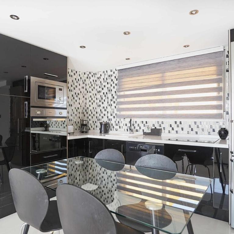Espanhouse Pauline - Three-Bedroom Apartment - 15