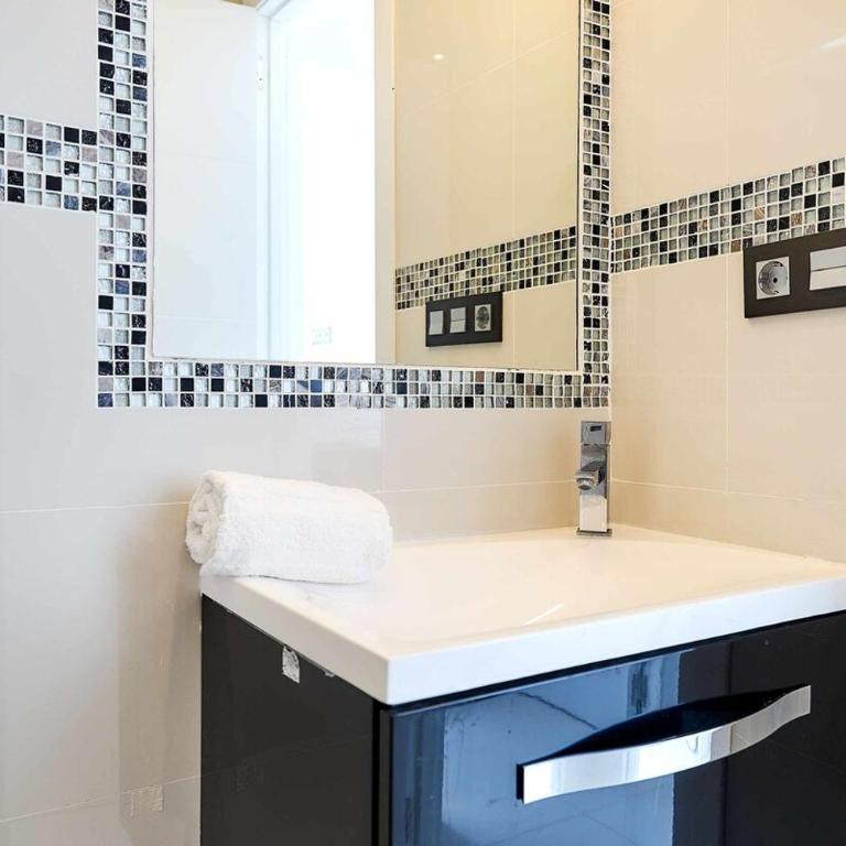 Espanhouse Pauline - Three-Bedroom Apartment - 32
