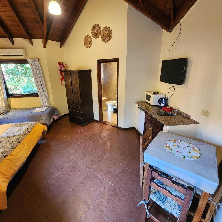 Merlo Trail Lodge - Habitación Triple - 5