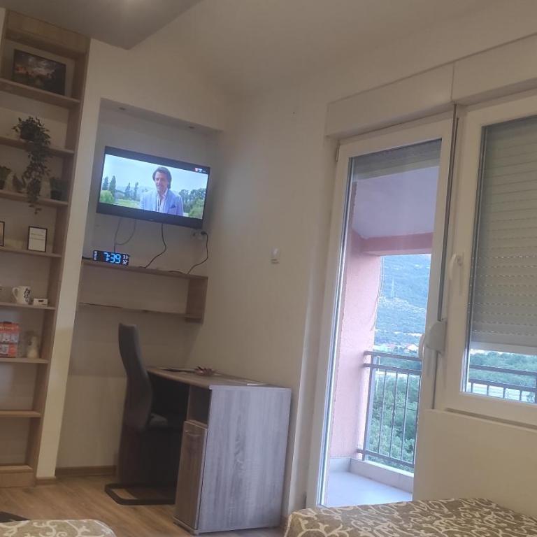 Apartmani Leonida 2 Trebinje - Apartman sa 2 Spavaće Sobe i Balkonom - 9