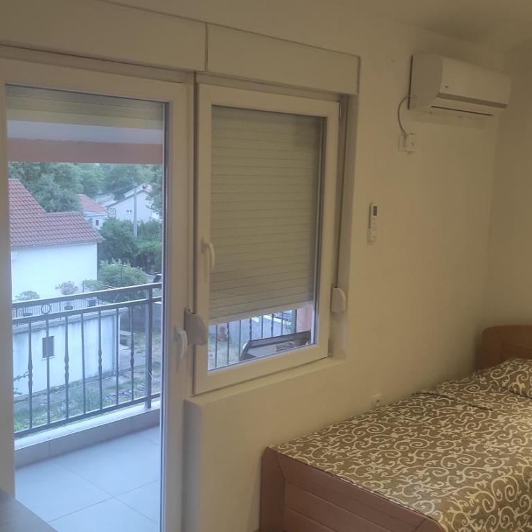 Apartmani Leonida 2 Trebinje - Apartman sa 2 Spavaće Sobe i Balkonom - 10