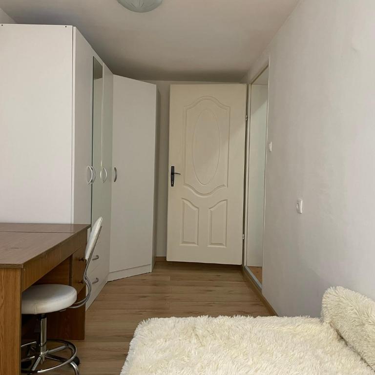 Cozy Townhouse Niš - Two-Bedroom Apartment - 8
