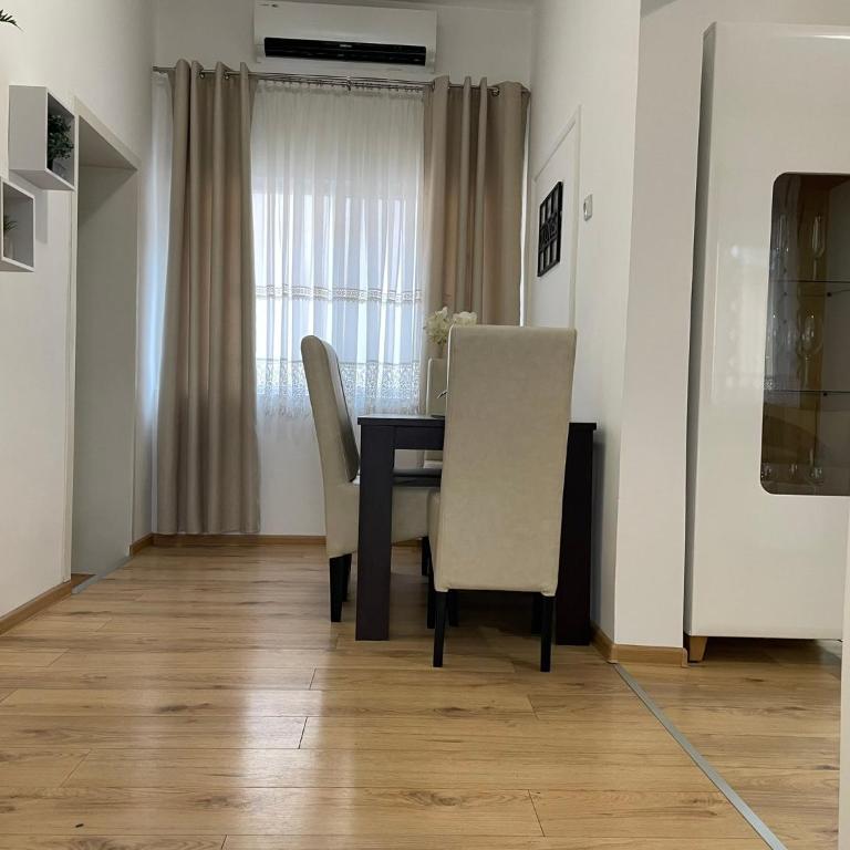 Cozy Townhouse Niš - Two-Bedroom Apartment - 13