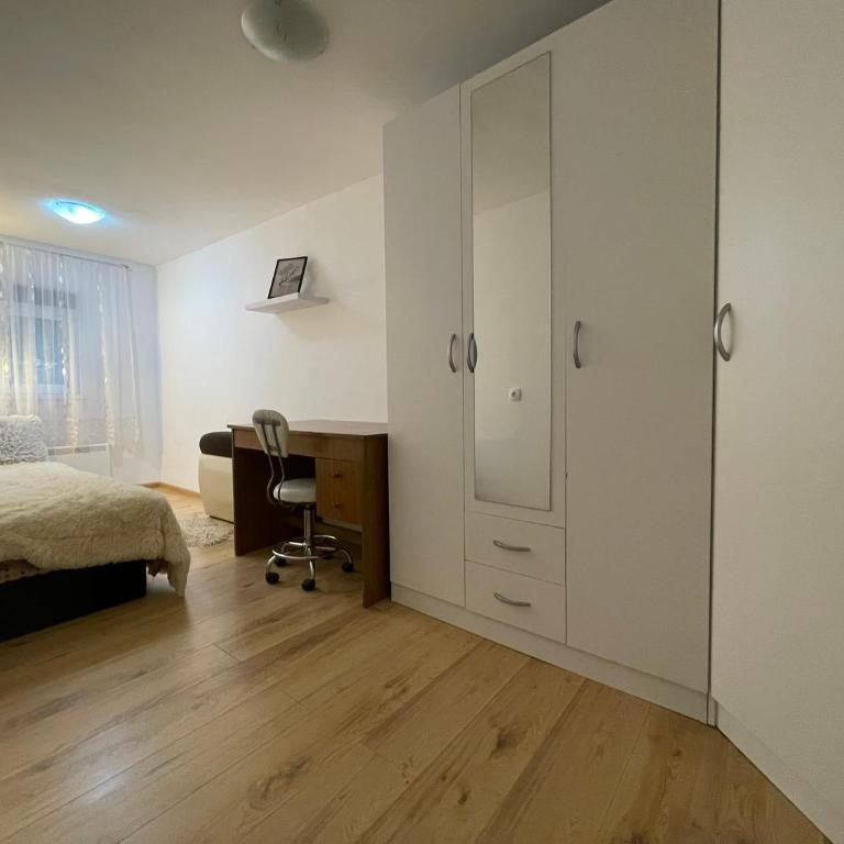 Cozy Townhouse Niš - Two-Bedroom Apartment - 15