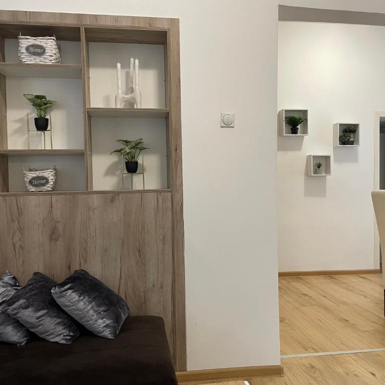 Cozy Townhouse Niš - Two-Bedroom Apartment - 21