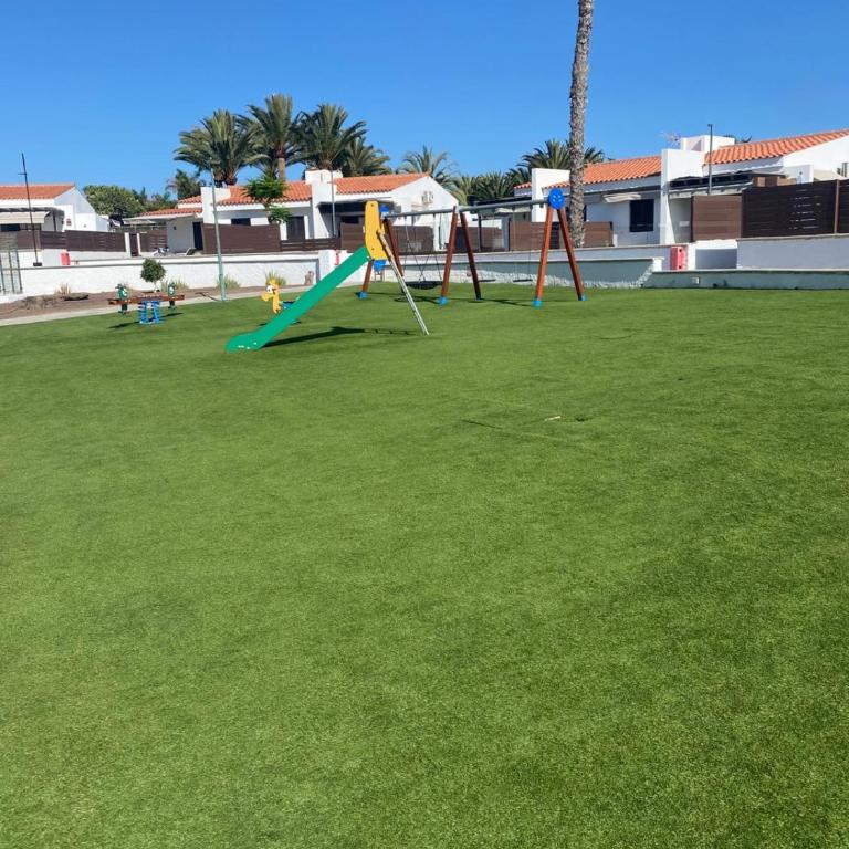 Bungalow con entrada privada y gran terraza soleada - ALHU - Casa con 1 dormitorio - 21