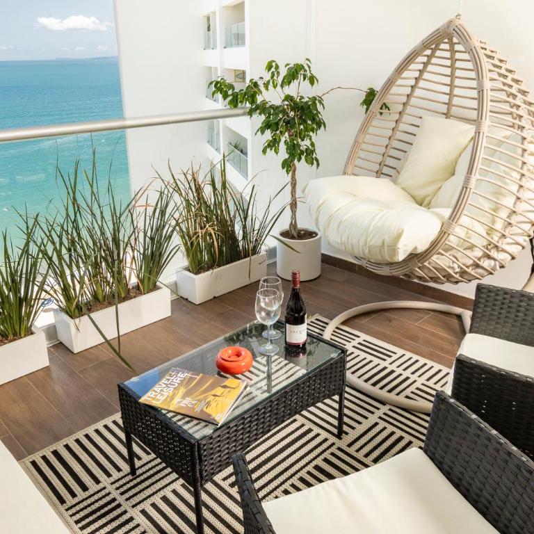 Ocean View Beach Front Condo in the Center of Town - One-Bedroom Apartment - 3