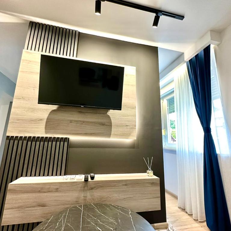 Lux Apartments NK - Old Town - Studio Apartment with King Bed - 22