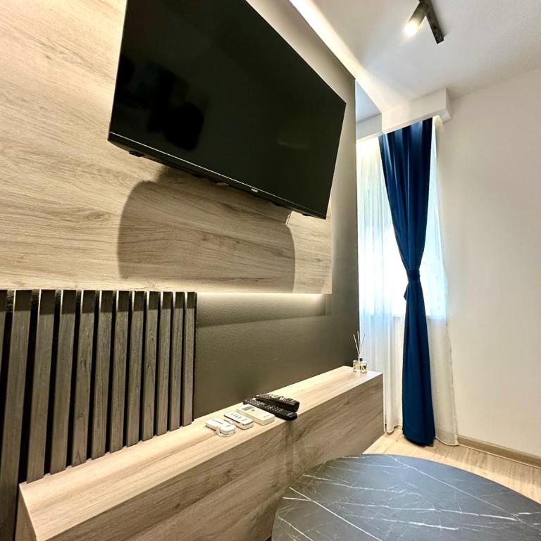 Lux Apartments NK - Old Town - Studio Apartment with King Bed - 28