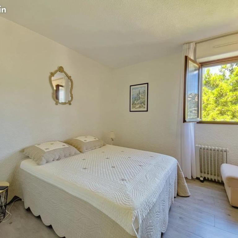 Appartement vue mer et piscine CAVALAIRE 5 personnes - Two-Bedroom Apartment - 5