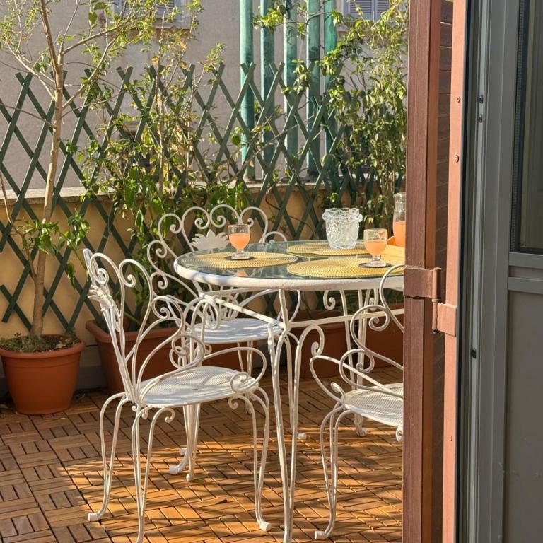 Terrace & 1930s Charm - Vatican Walk - Appartamento con 2 Camere da Letto e Terrazza - 1