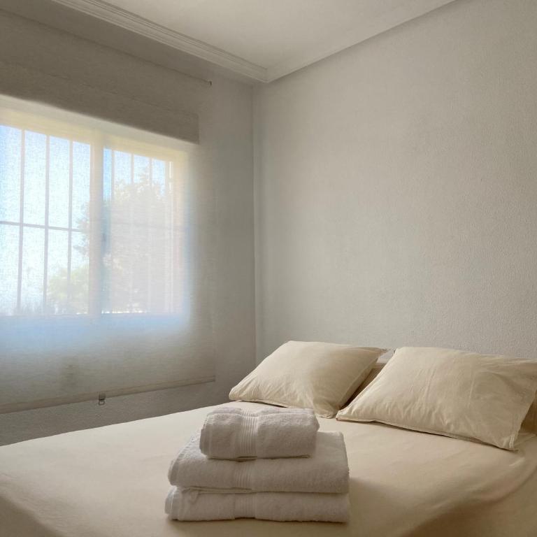 Apartamento familiar 3 habitaciones con piscina y parking - Playa a 5 min a pie - Aeropuerto Alicante a 10 min - Apartamento de 3 dormitorios - 16