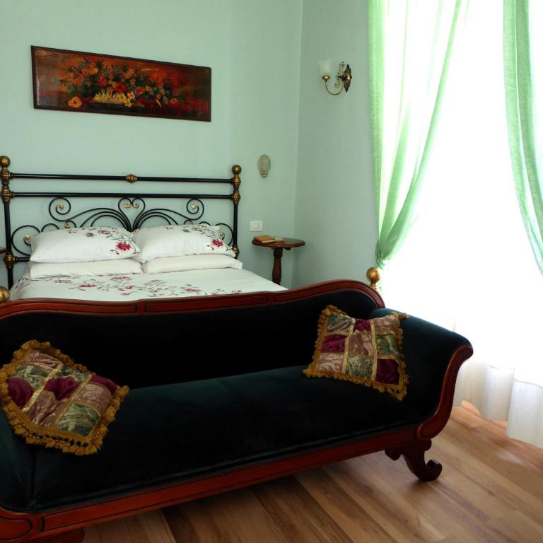Da Nonna Vera - Deluxe Double Room (2 Adults + 1 Child) with Private Bathroom - 1