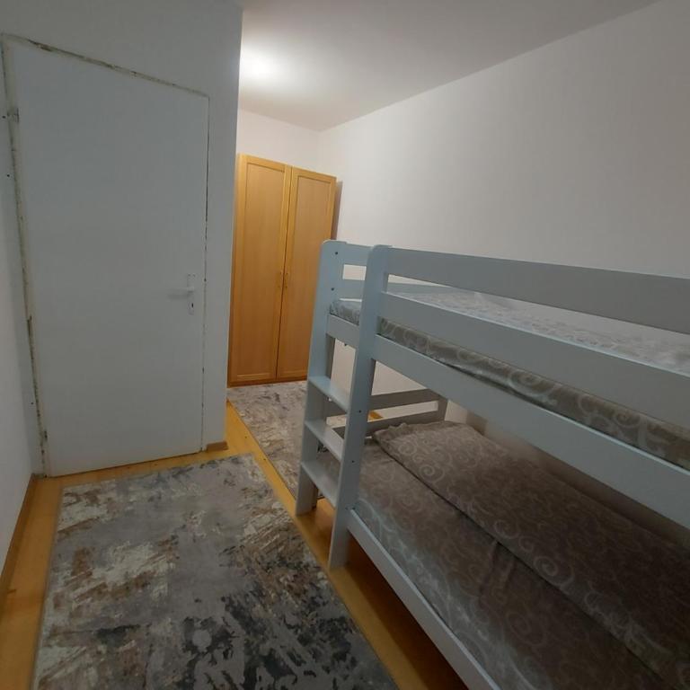 Apartmani" Irina 2" Pale - Two-Bedroom Apartment with Balcony - 9