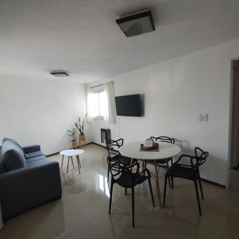 Luminoso y moderno departamento con cochera en la Ciudad de Mendoza - Apartamento de 2 dormitorios - 17