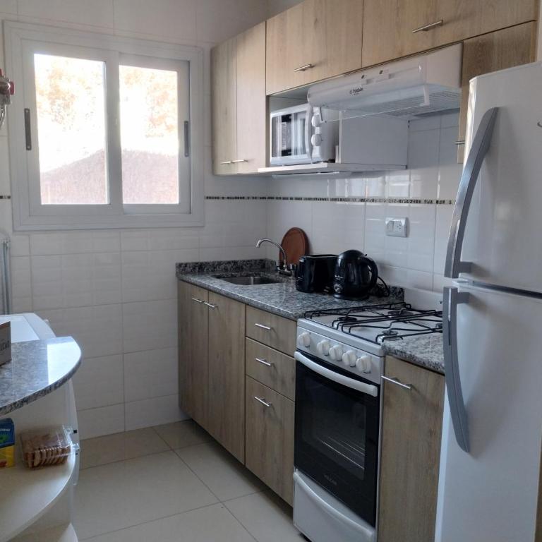 Luminoso y moderno departamento con cochera en la Ciudad de Mendoza - Apartamento de 2 dormitorios - 7