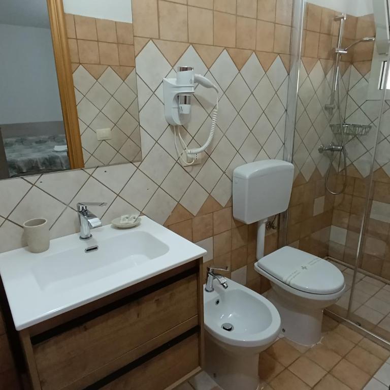 Il Geco b&b - Camera Matrimoniale con Bagno Privato - 3