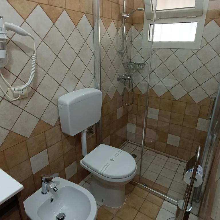 Il Geco b&b - Camera Matrimoniale con Bagno Privato - 4