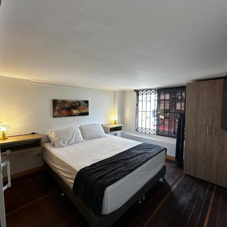 Modern House with Jacuzzi Stadium - Three-Bedroom Apartment - 4