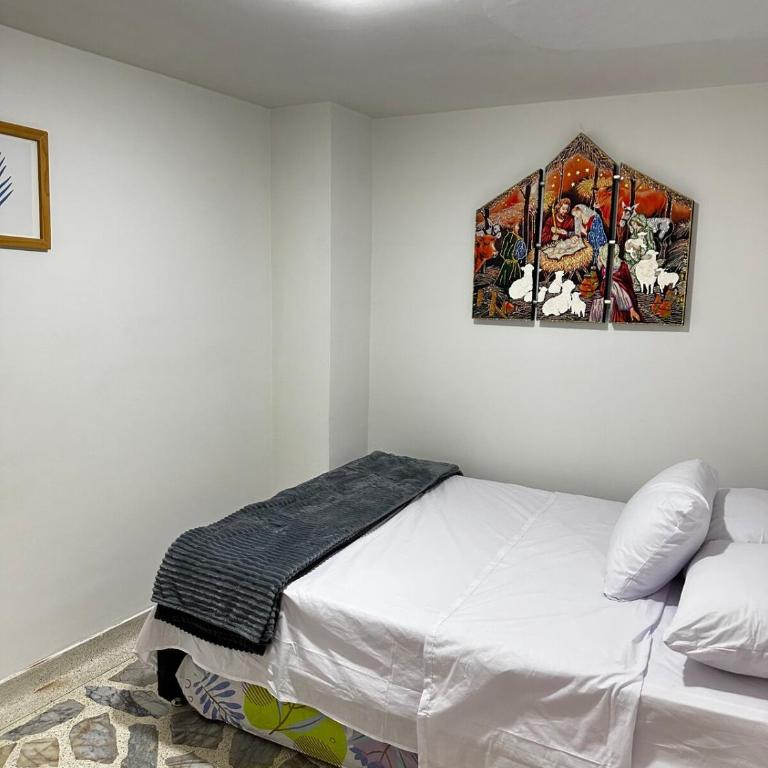 Modern House with Jacuzzi Stadium - Three-Bedroom Apartment - 9