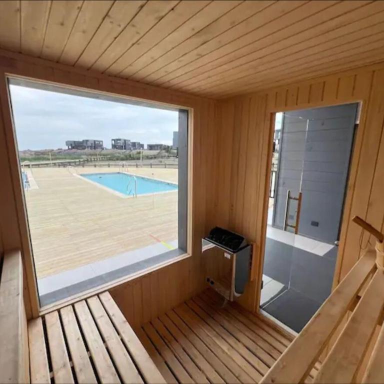 Cozy by the sea - satellite internet - Three-Bedroom Apartment - 3