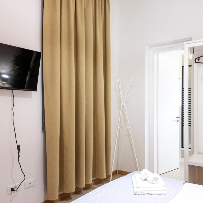 Vacanze Cisternone Livorno centro - Double Room with Private Bathroom - 4