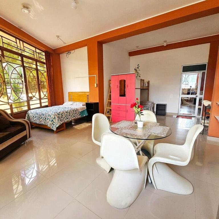 Familiar 1er piso - One-Bedroom House - 1