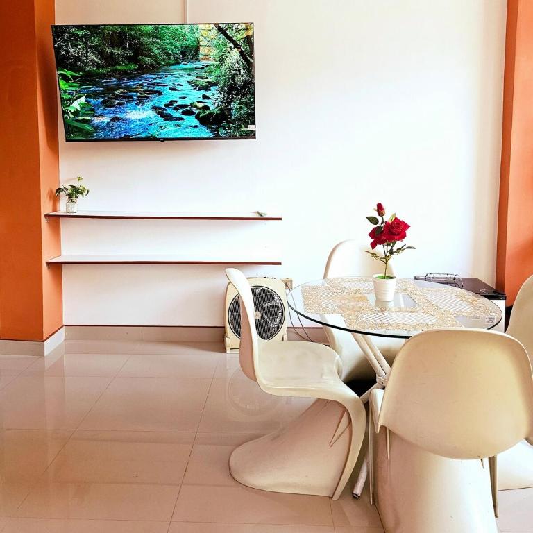 Familiar 1er piso - One-Bedroom House - 15