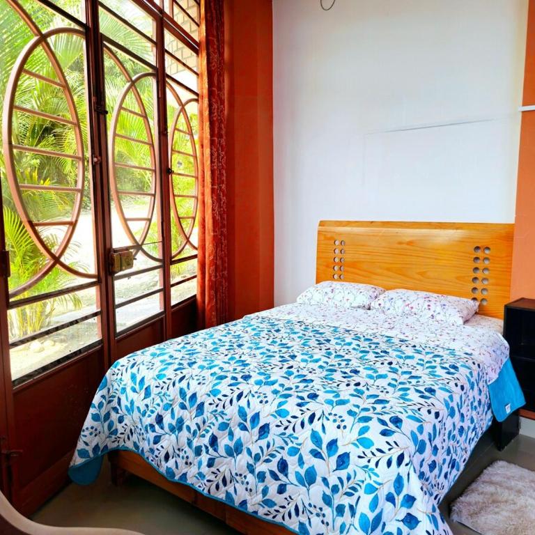 Familiar 1er piso - One-Bedroom House - 9