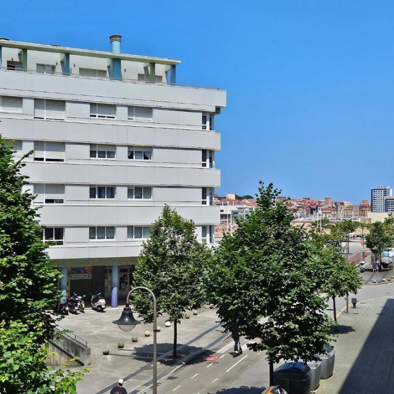 Gijon Playa Poniente con Parking incluido - Apartamento de 3 dormitorios con vistas - 16